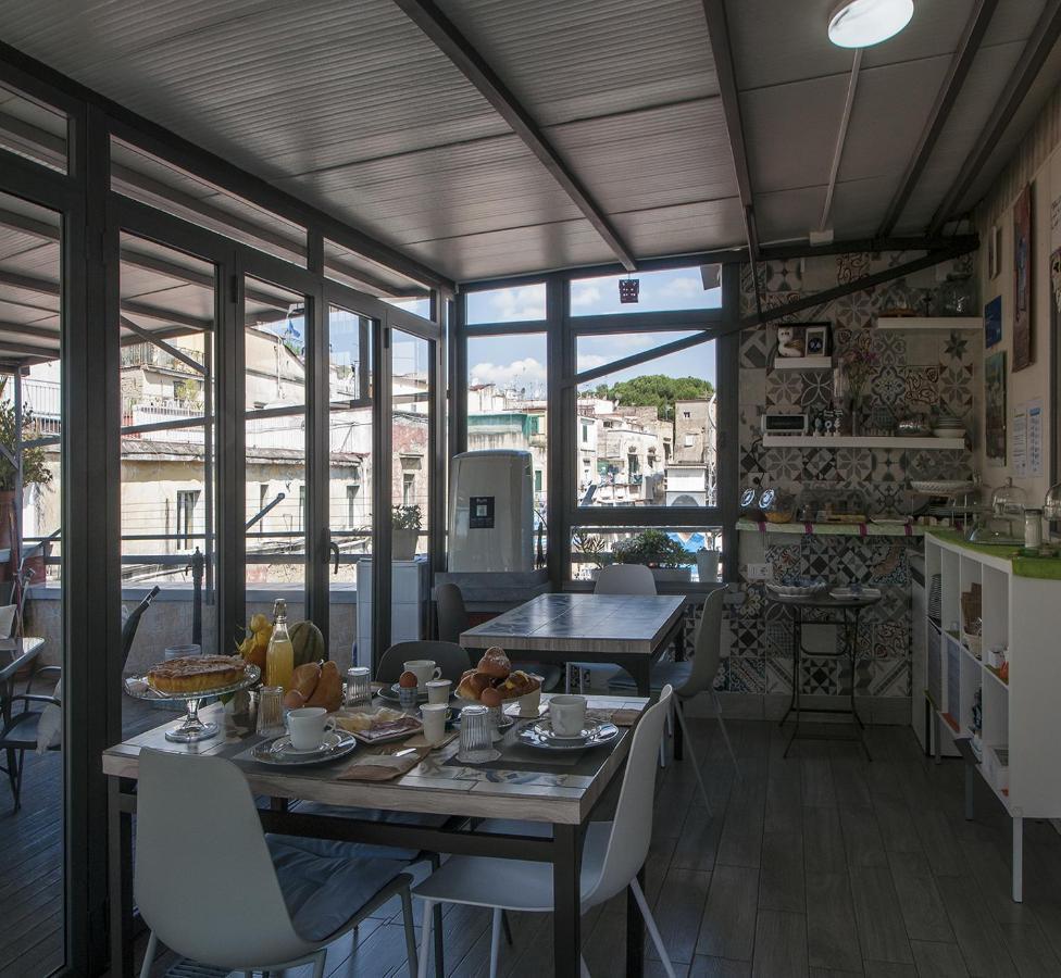 Bed and Breakfast La Terrazza Ai Miracoli Neapel Exterior foto