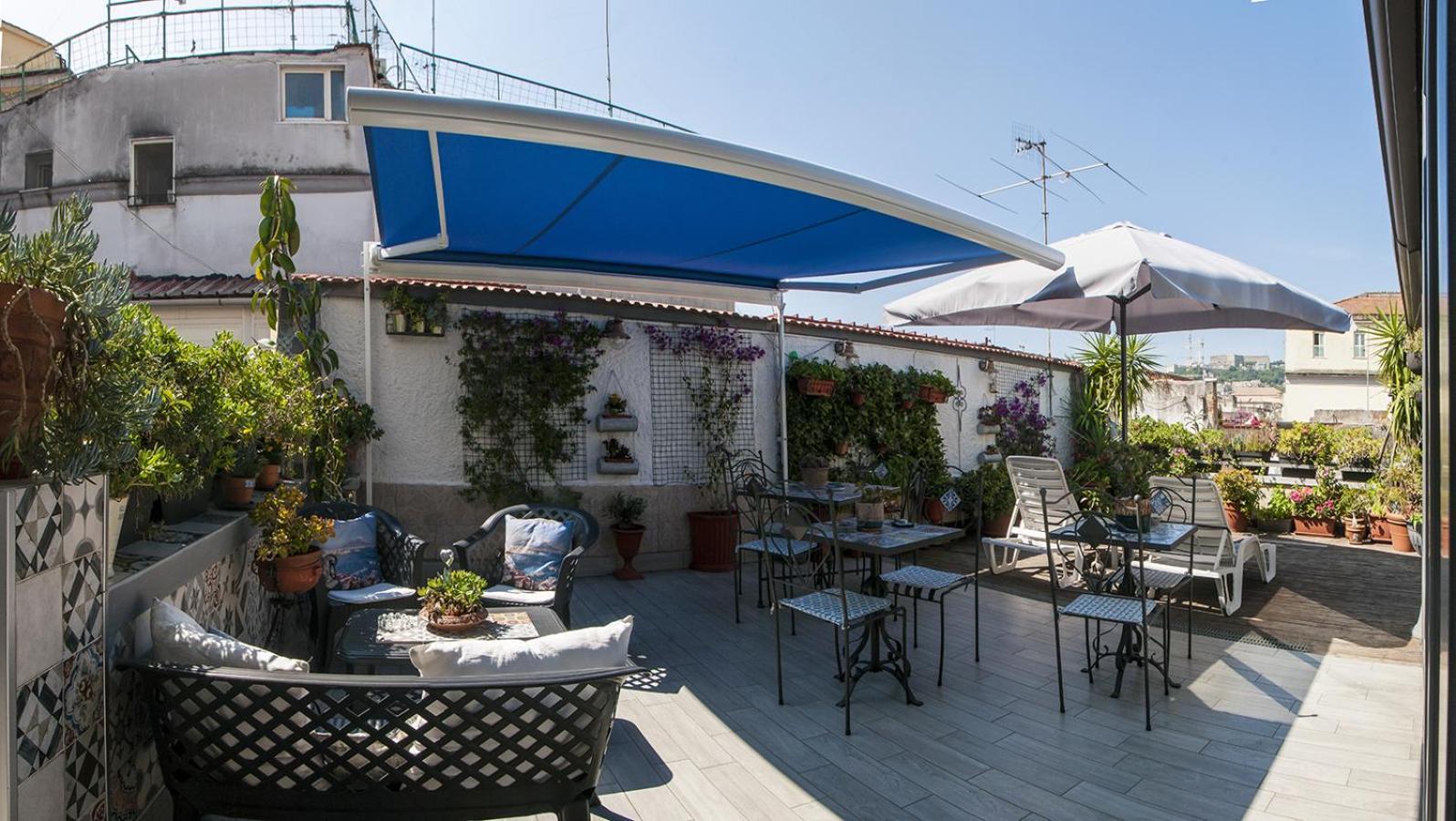 Bed and Breakfast La Terrazza Ai Miracoli Neapel Exterior foto