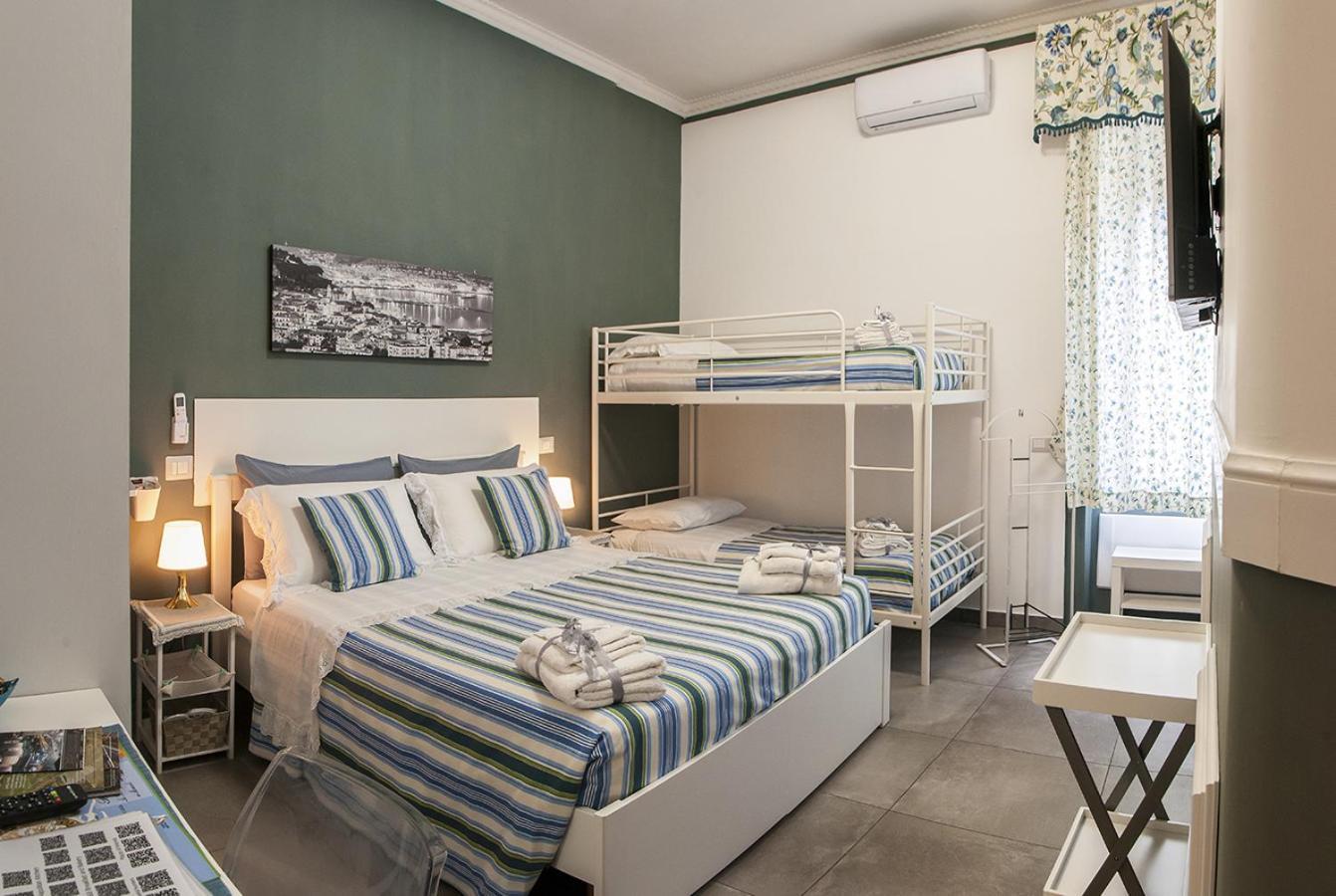 Bed and Breakfast La Terrazza Ai Miracoli Neapel Exterior foto